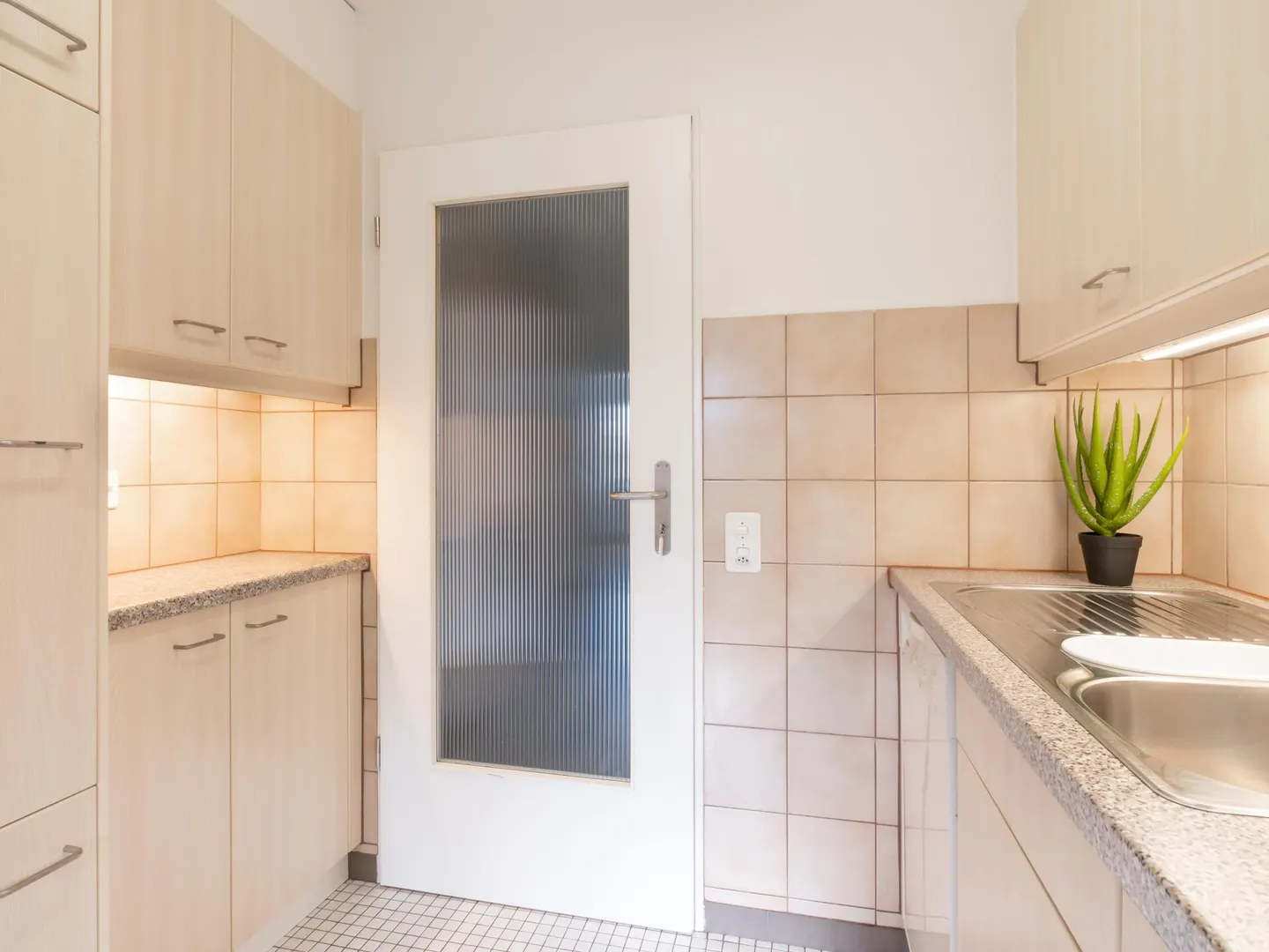 Appartamento 4,5 locali con piscina nel giardino - Foto 3 di 14