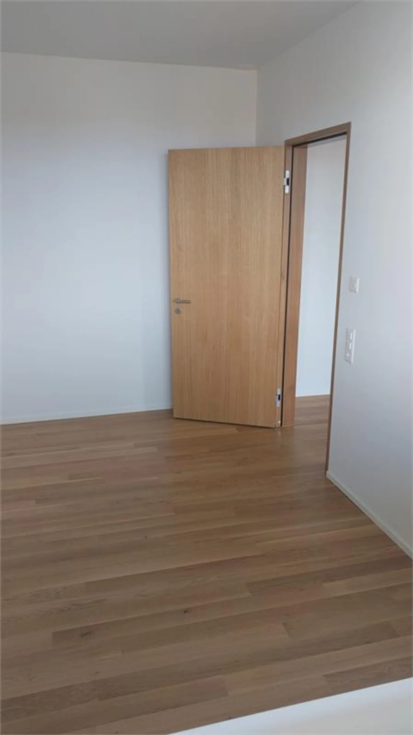 Appartamento su due livelli esposto a nord-sud, vista lago, 3 terrazze - Foto 11 di 19