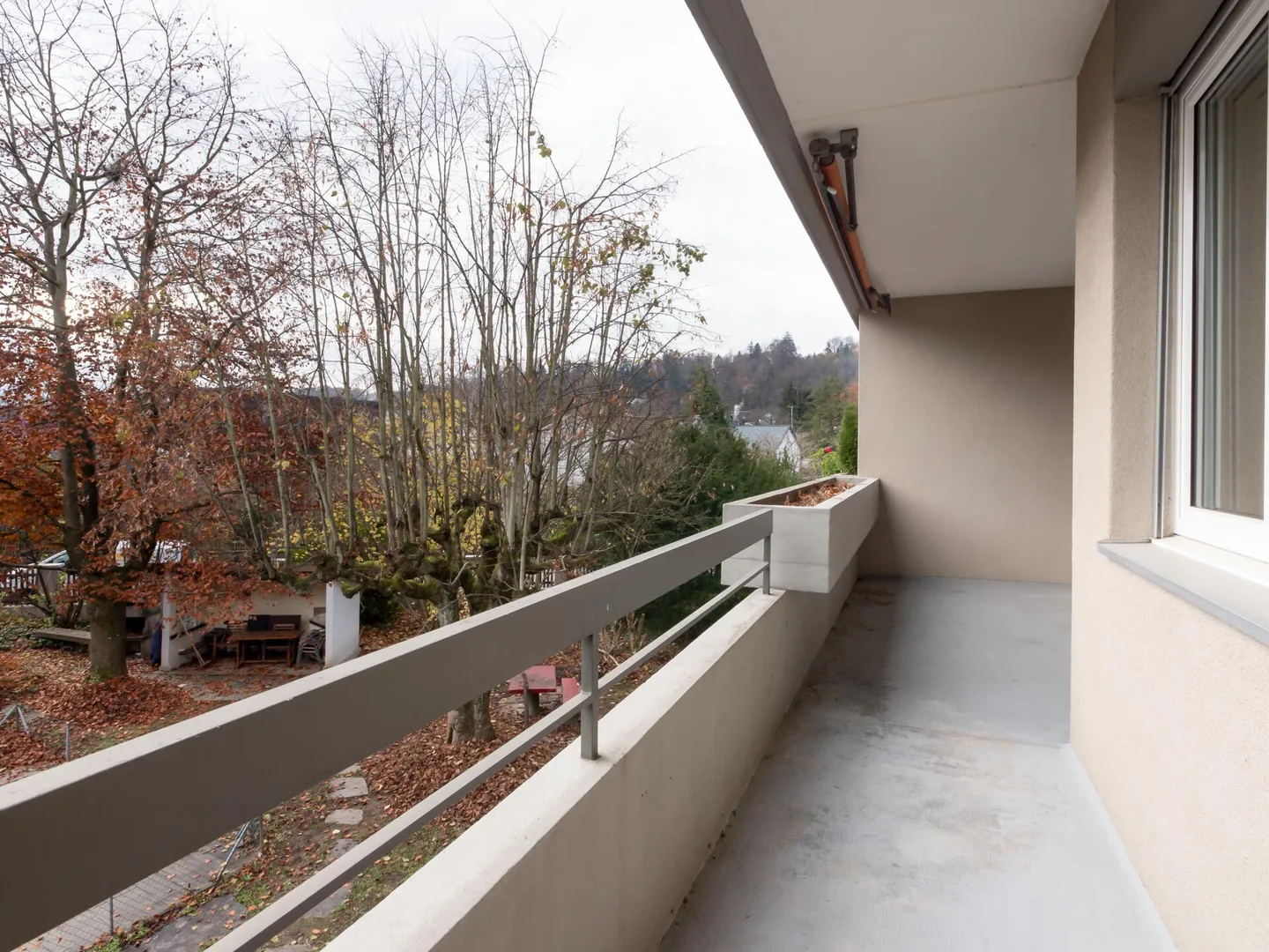 Appartamento 4,5 locali con piscina nel giardino - Foto 8 di 14
