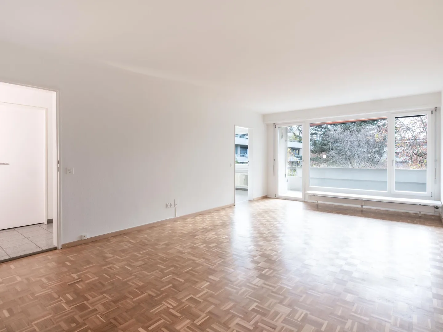 Appartamento 4,5 locali con piscina nel giardino - Foto 13 di 14