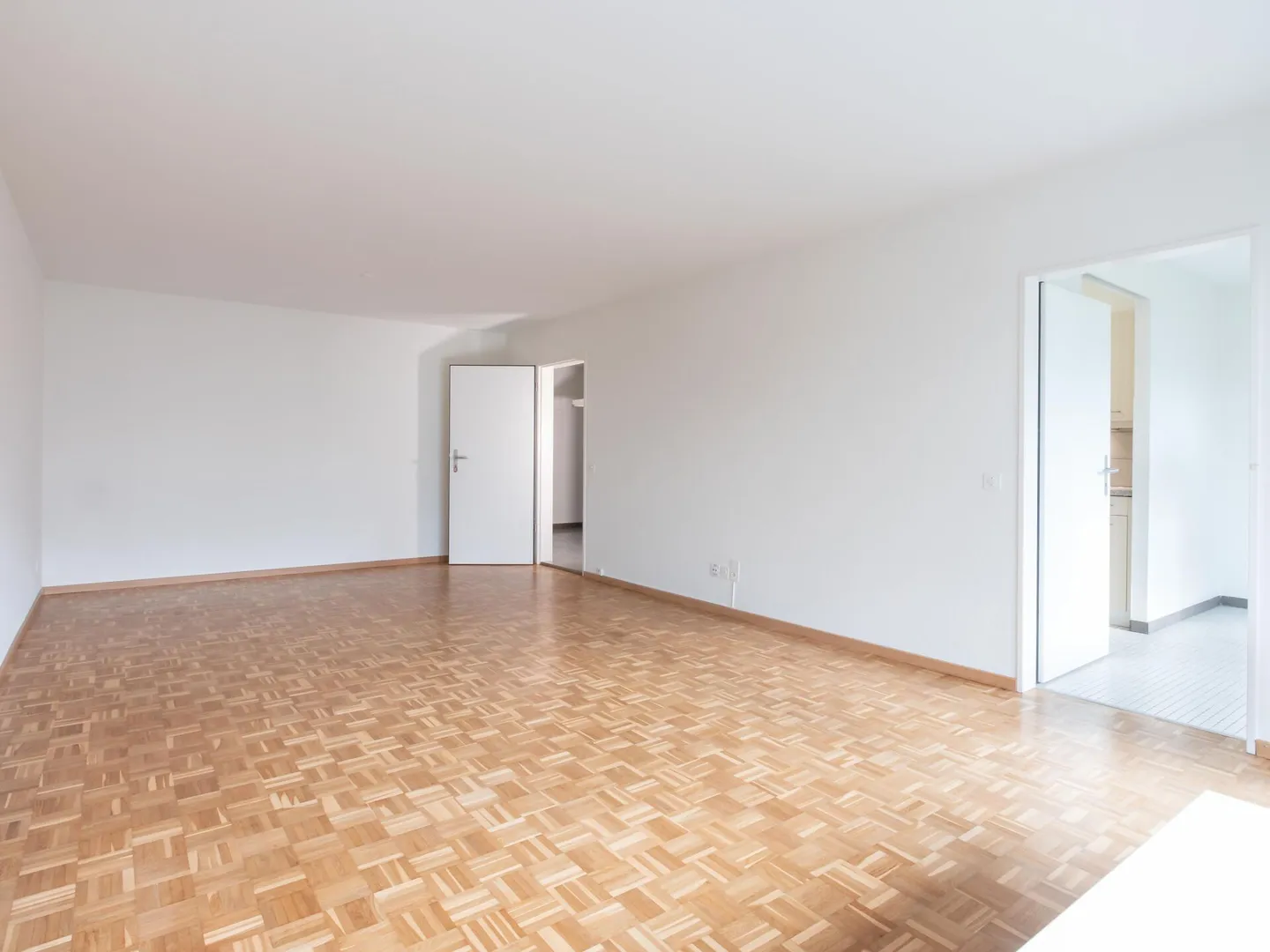 Appartamento 4,5 locali con piscina nel giardino - Foto 14 di 14