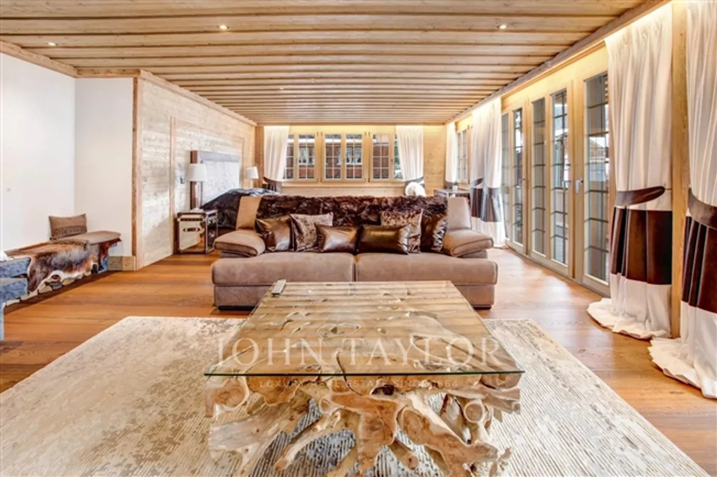 «Chalet im James-Bond-Stil mit Pool und Spa» - Foto 5 von 13