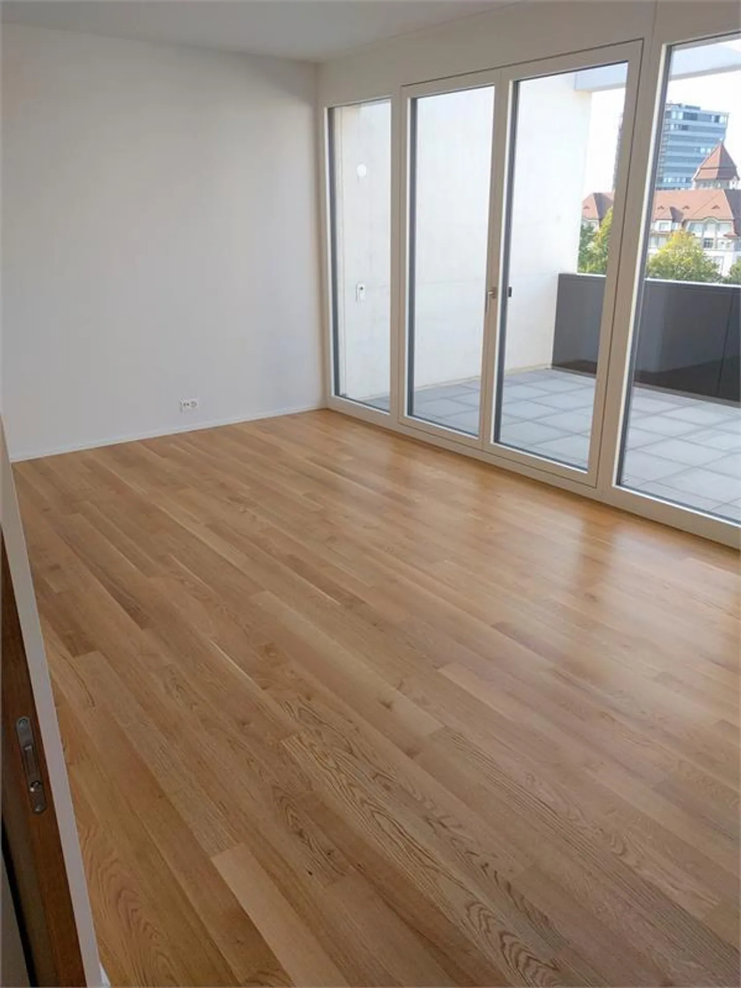 Appartamento su due livelli esposto a nord-sud, vista lago, 3 terrazze - Foto 15 di 19