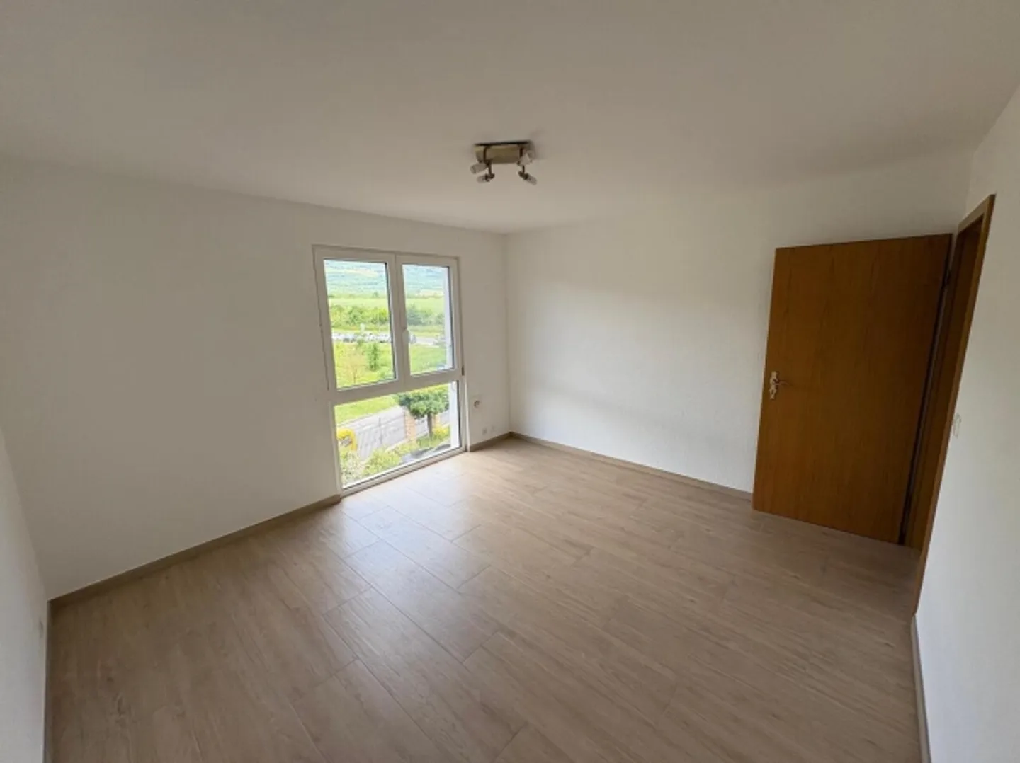 Sehr schöne helle 5,5-Zimmer-Wohnung in Grandson - Foto 9 von 19