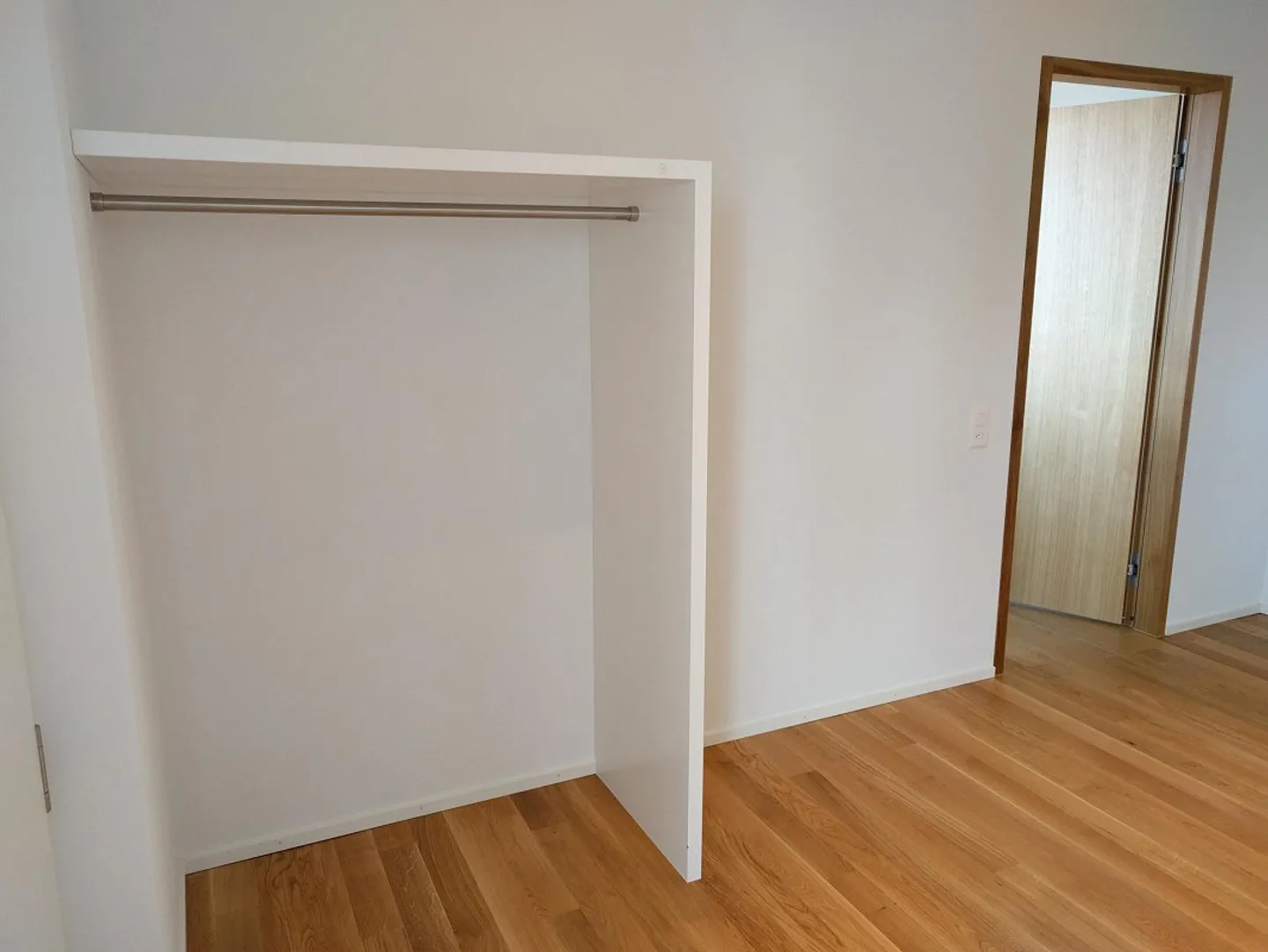 Appartamento su due livelli esposto a nord-sud, vista lago, 3 terrazze - Foto 14 di 19