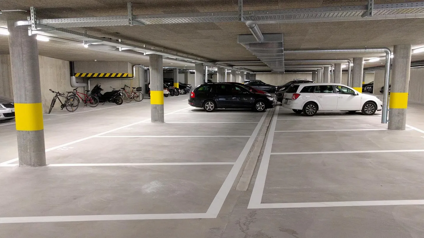 Appartamento su due livelli esposto a nord-sud, vista lago, 3 terrazze - Foto 18 di 19