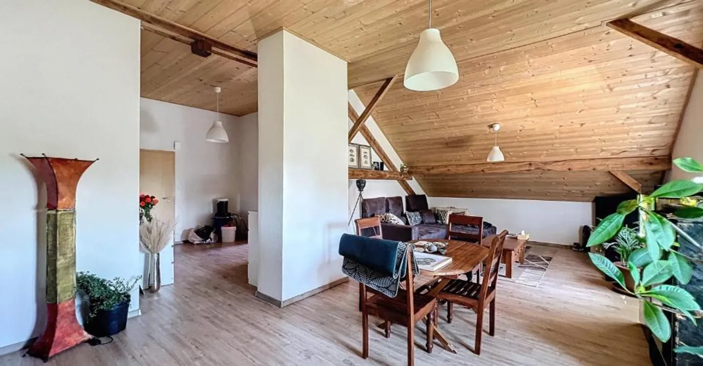 Immeuble de rendement avec 8 appartements - Photo 2 sur 8