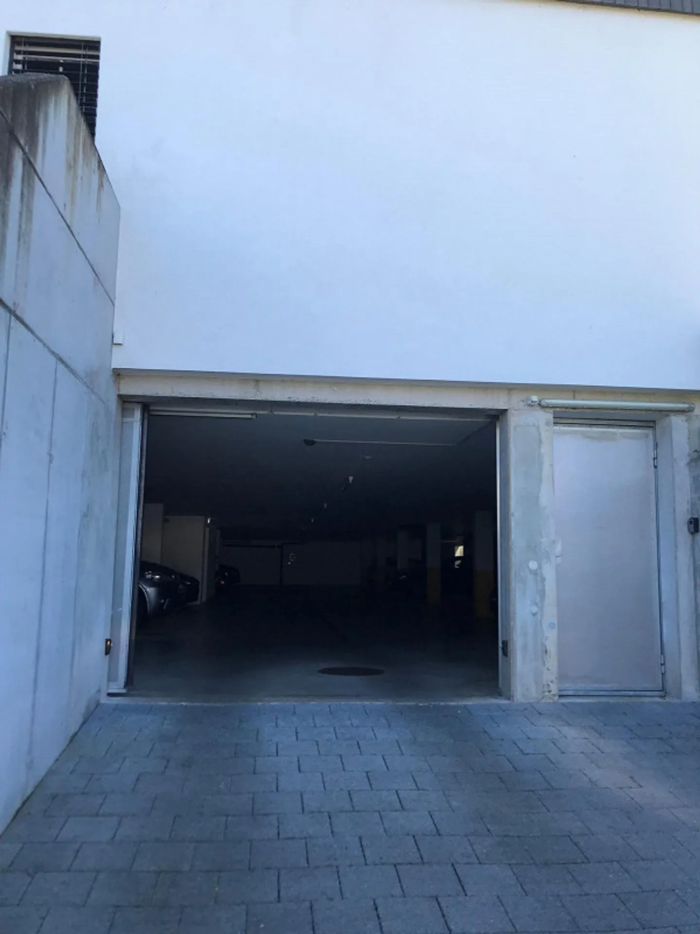 Place de parking à louer dans un garage - Photo 1 sur 1