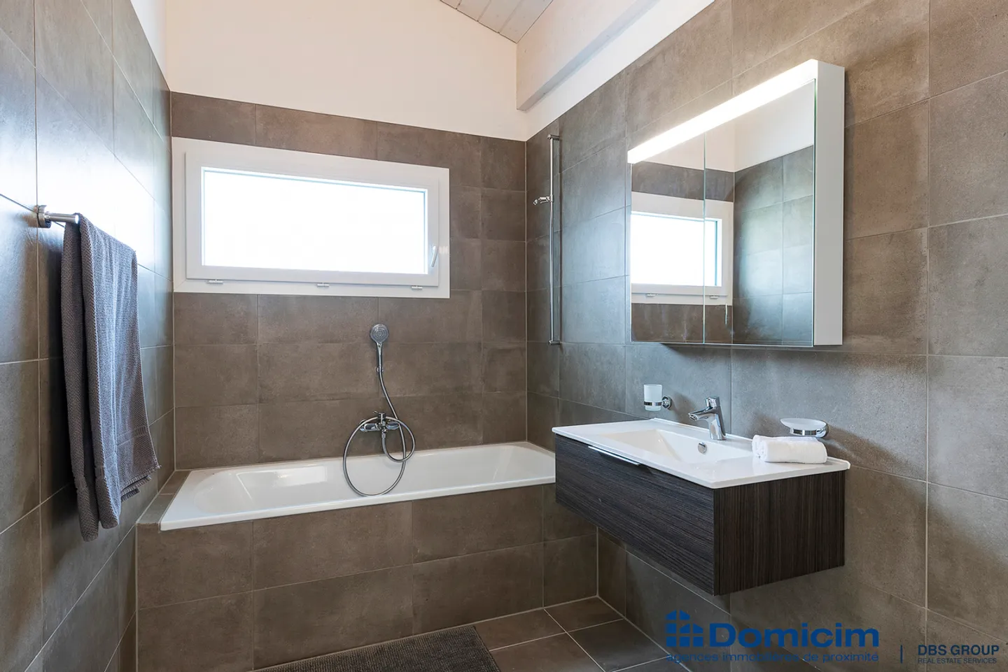 4.5-room penthouse with elevator access - Photo 9 of 11