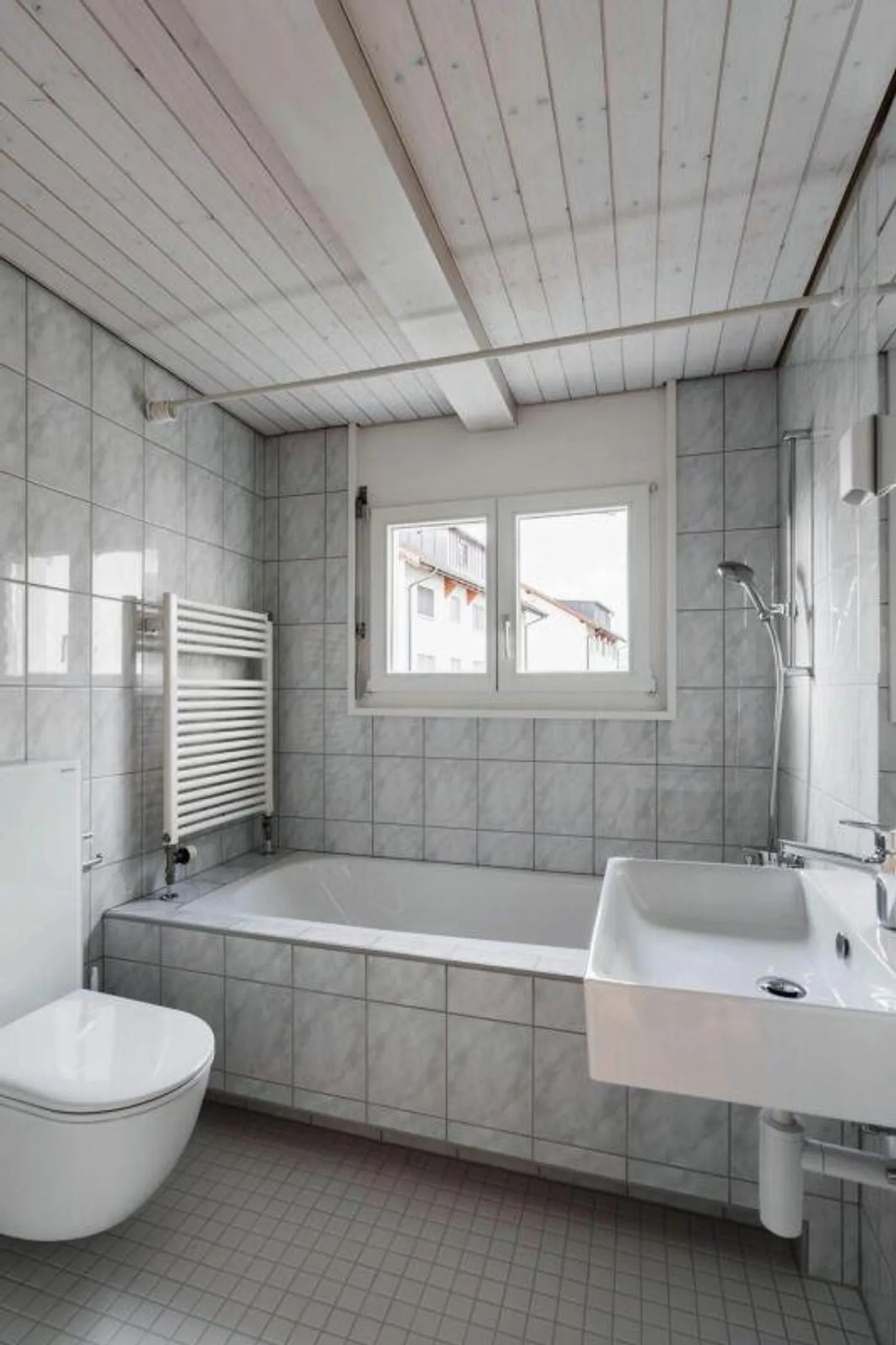 Appartement en duplex de cinq pièces - Photo 4 sur 13