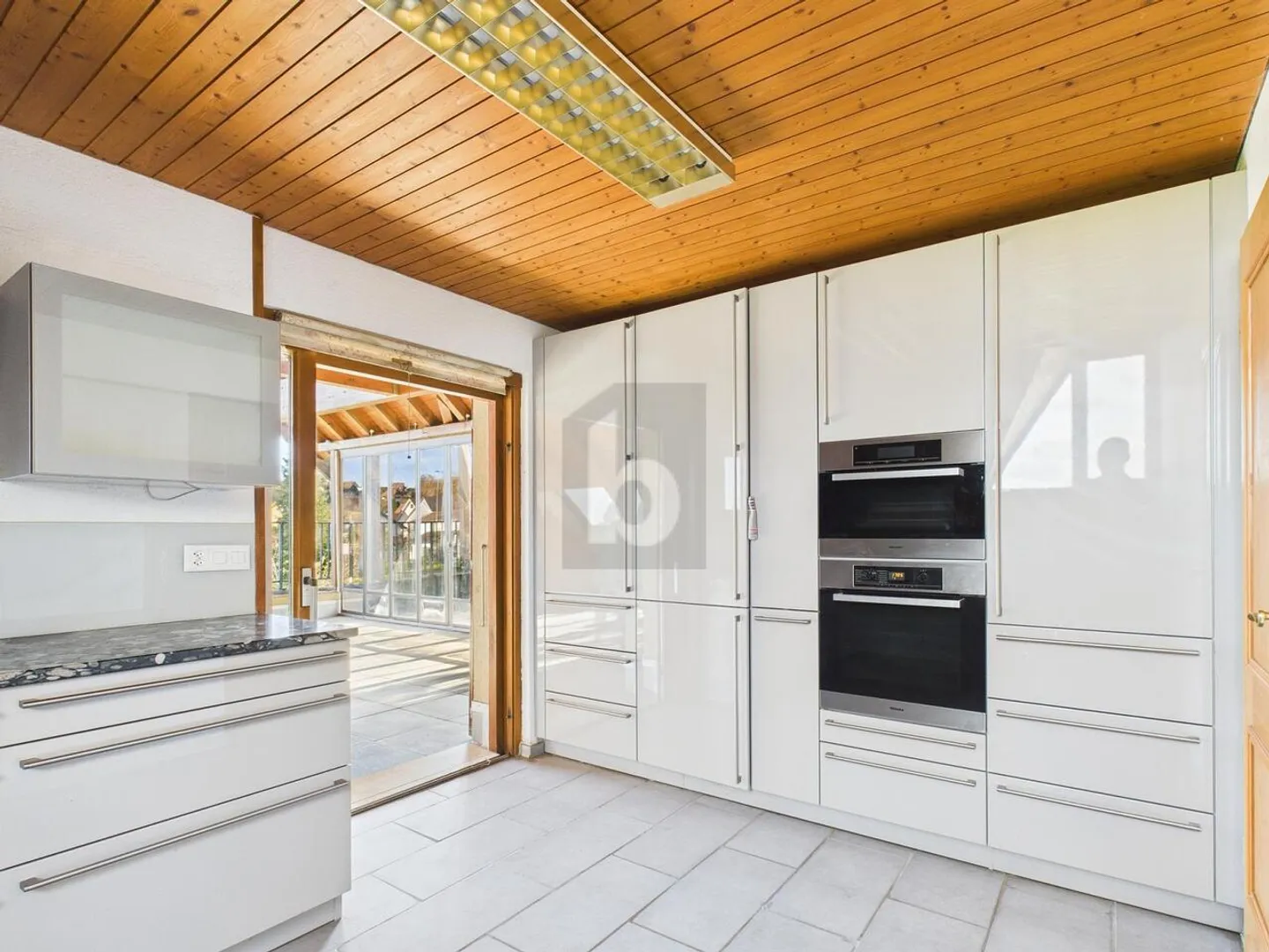 CHARMANT MIT SONNIGEM BALKON - Photo 3 sur 6