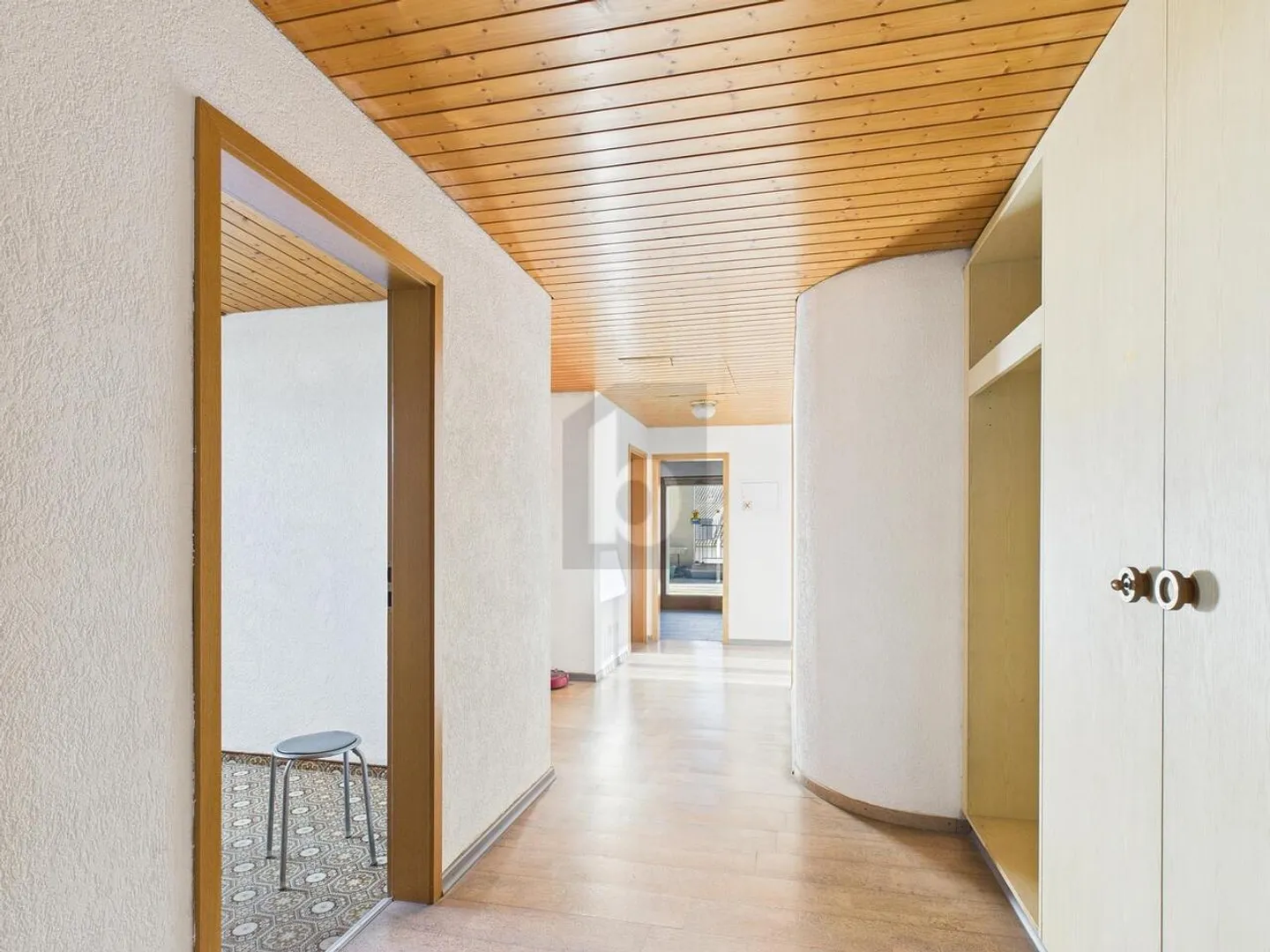 CHARMANT MIT SONNIGEM BALKON - Photo 2 sur 6