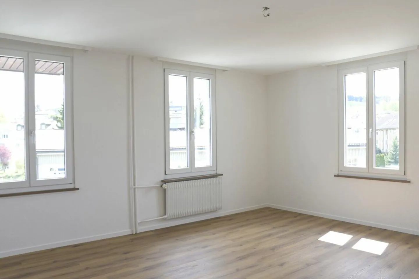 Vivre dans un emplacement central - appartement rénové de 4,5 pièces au 2ème étage - Photo 6 sur 8