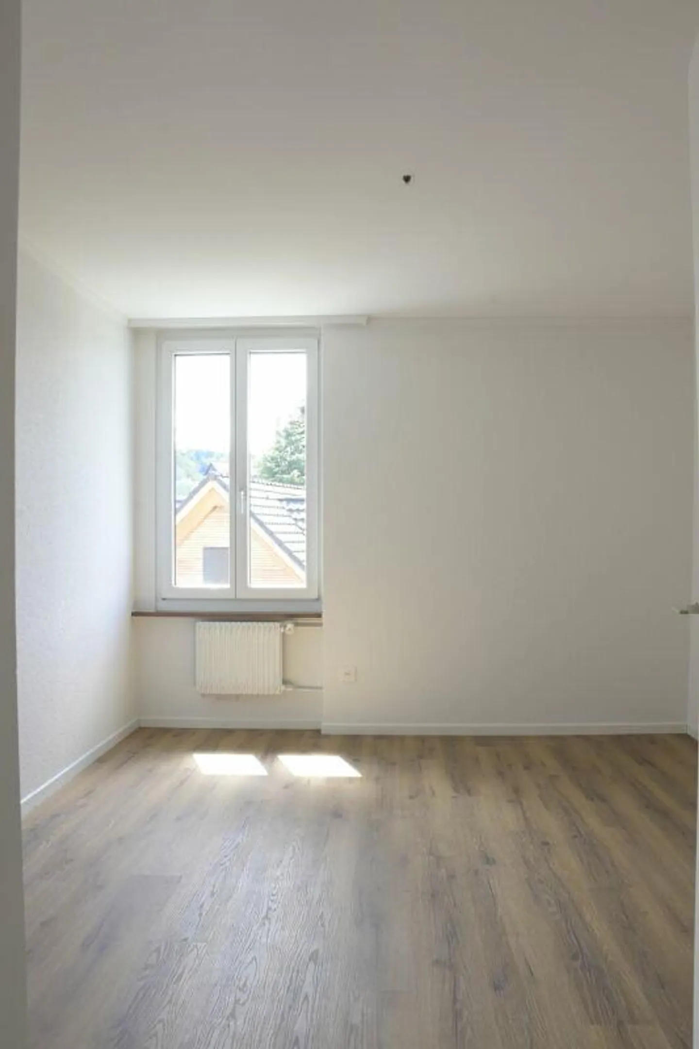 Vivre dans un emplacement central - appartement rénové de 4,5 pièces au 2ème étage - Photo 7 sur 8