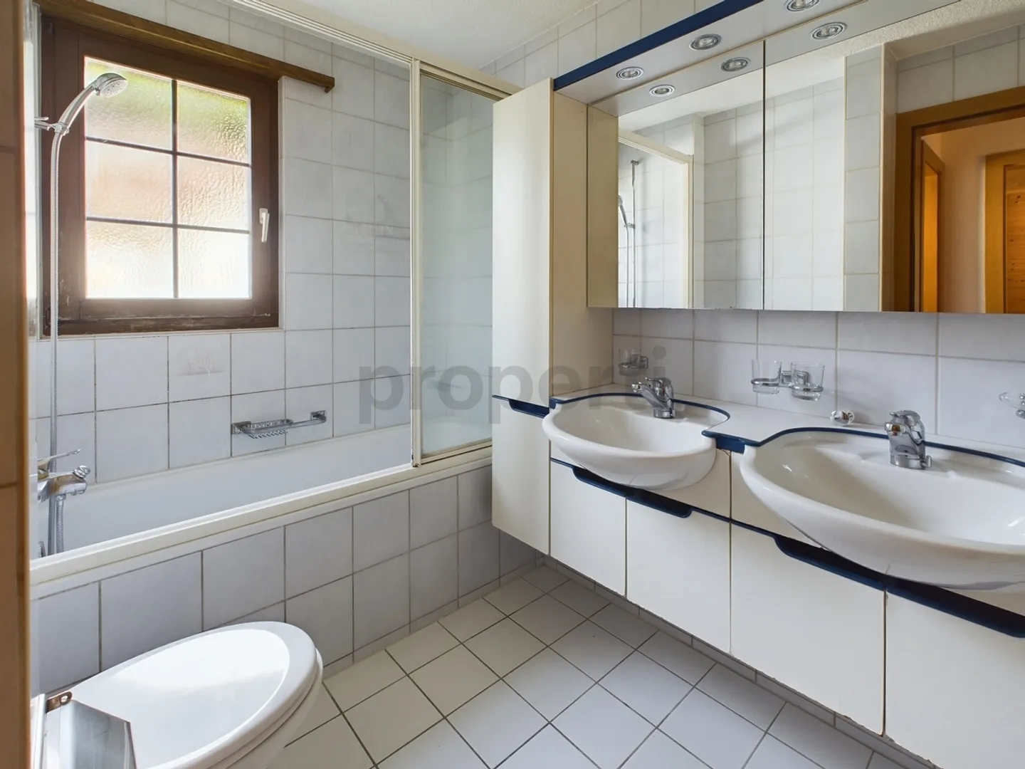 First-class 5-room apartment in Weiach with beautiful views - Photo 11 of 13
