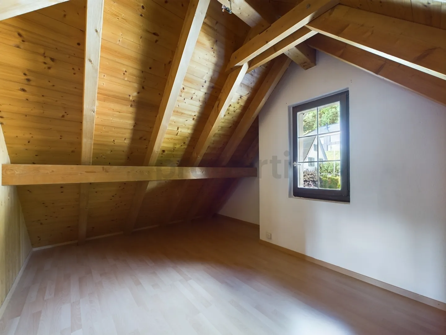 First-class 5-room apartment in Weiach with beautiful views - Photo 10 of 13