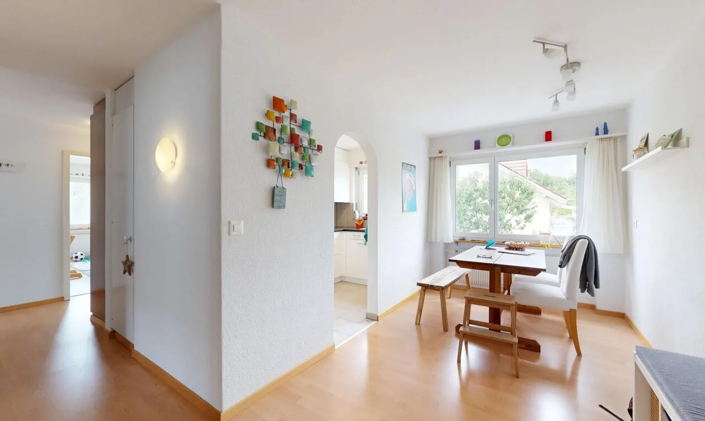«Geräumige 4.5-Zimmer-Wohnung mit separatem Studio» - Foto 3 von 11
