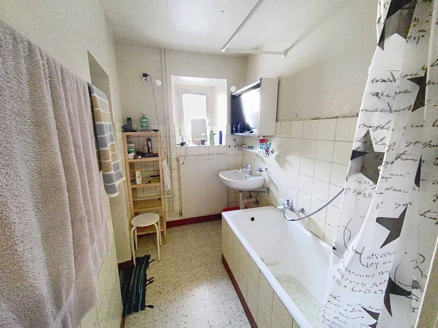 Maison dans le village à rénover, au cœur de Tartegnin - Photo 6 sur 13