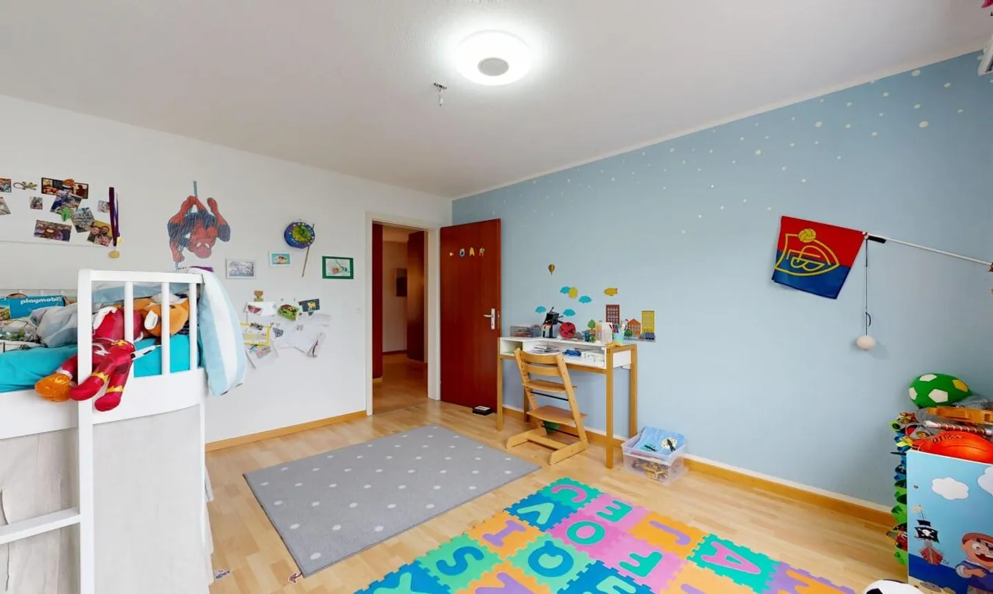 «Geräumige 4.5-Zimmer-Wohnung mit separatem Studio» - Foto 7 von 11