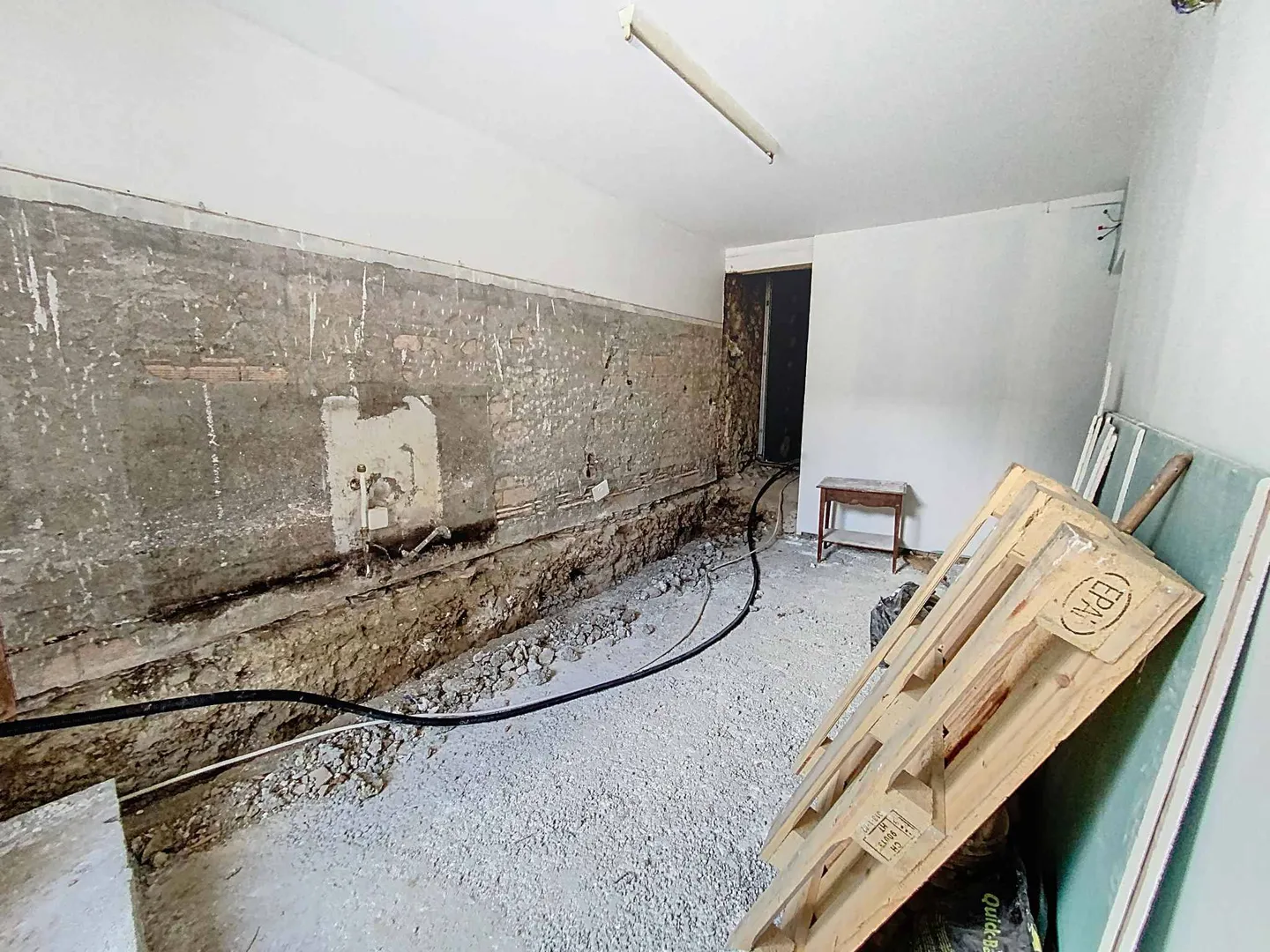 Maison dans le village à rénover, au cœur de Tartegnin - Photo 8 sur 13