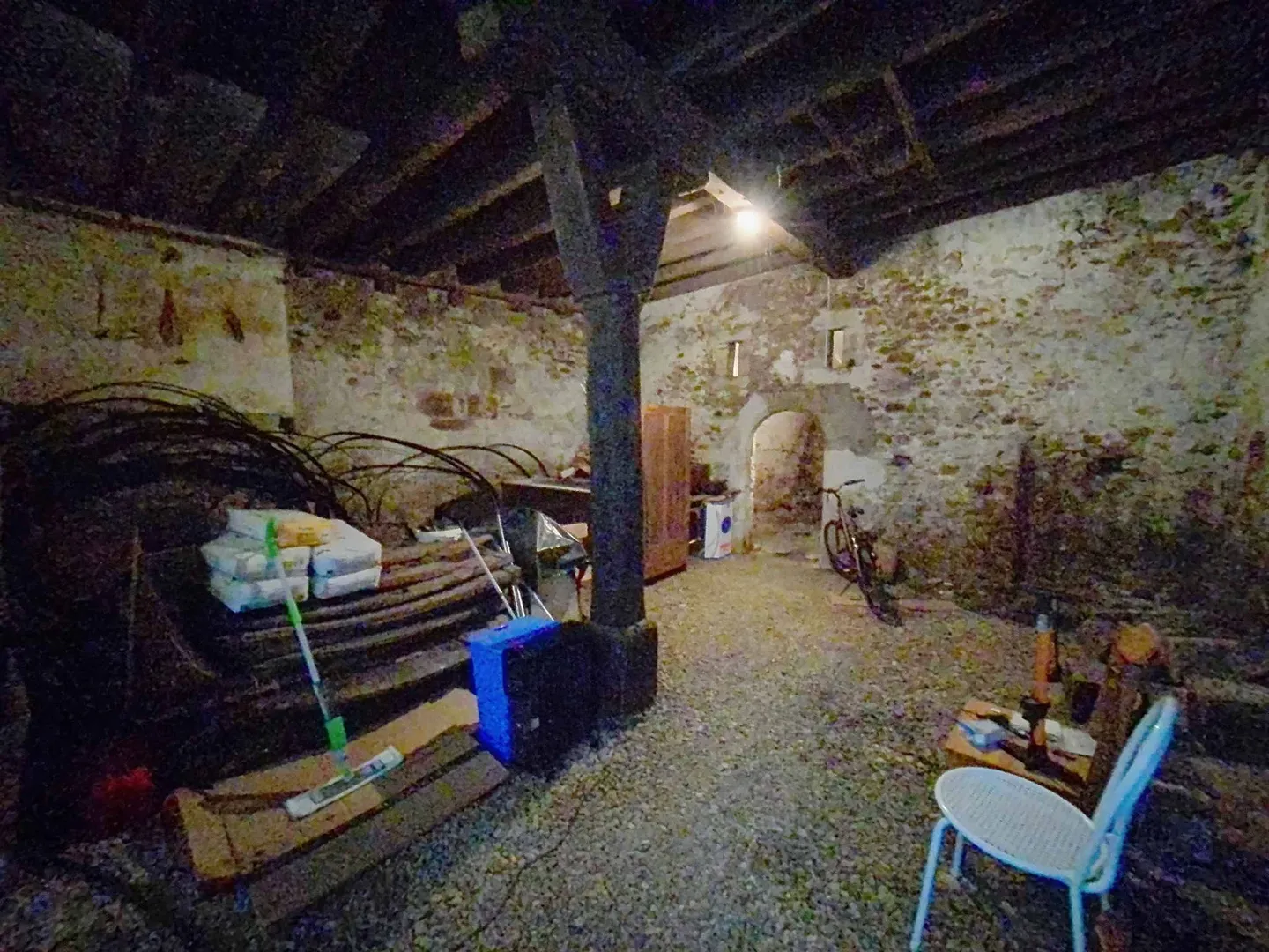 Maison dans le village à rénover, au cœur de Tartegnin - Photo 13 sur 13