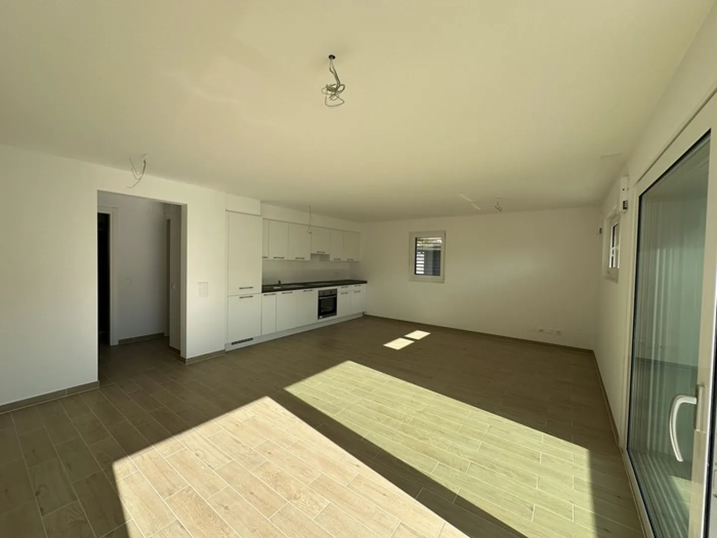 Appartamento moderno e luminoso di 3,5 stanze con giardino privato - Foto 2 di 10