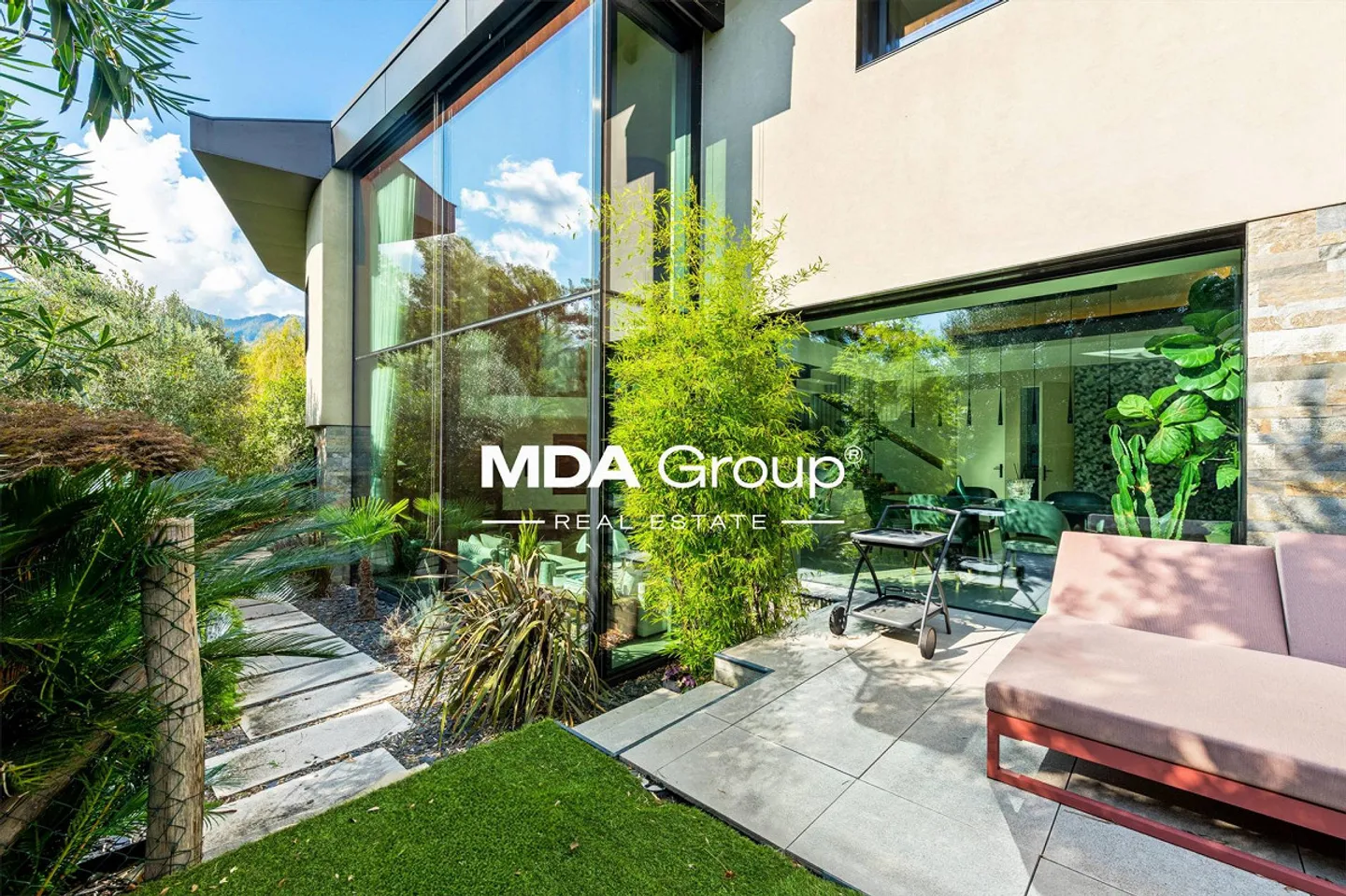 Villa - Lugano - Foto 1 von 13