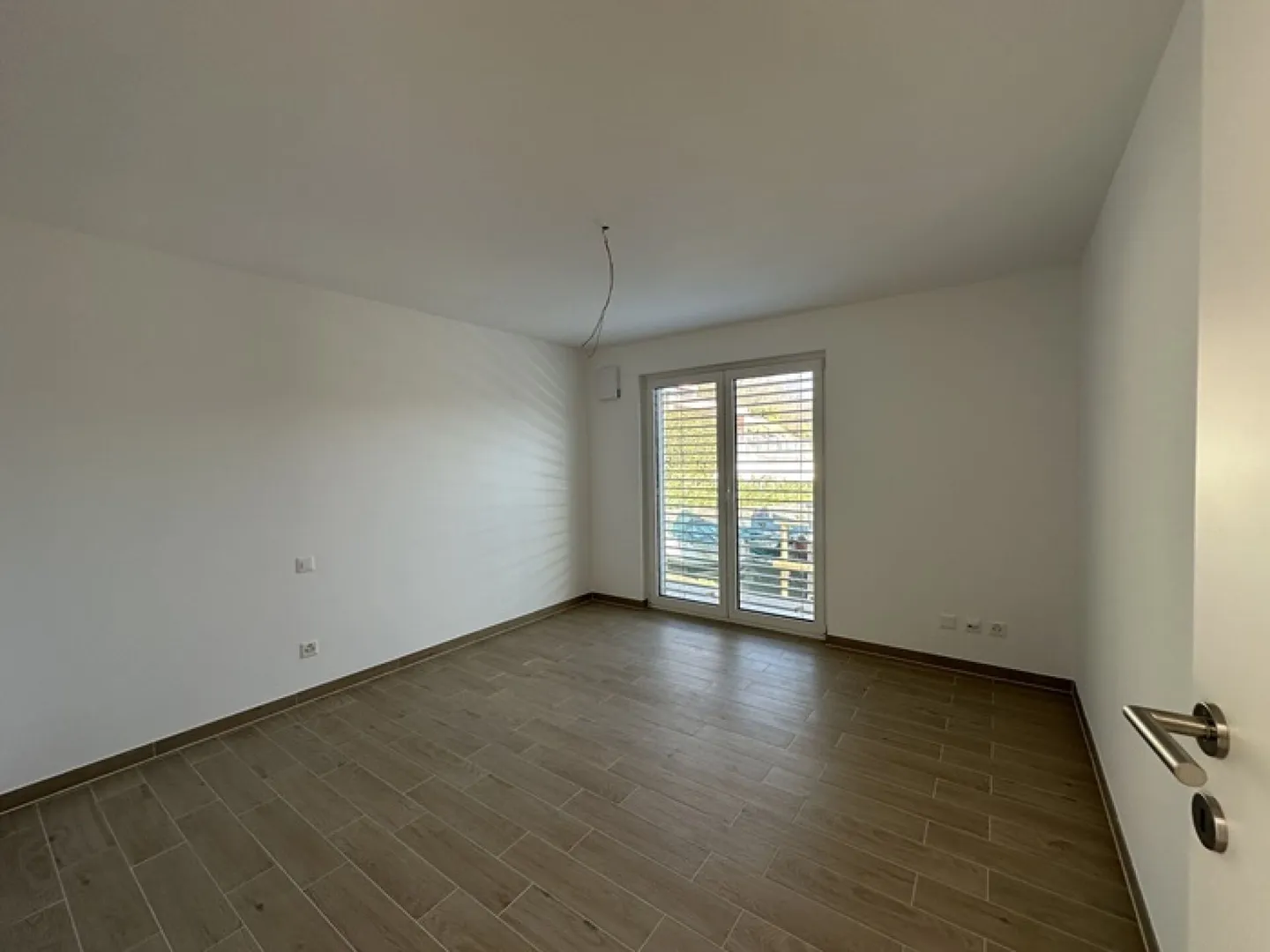 Appartamento moderno e luminoso di 3,5 stanze con giardino privato - Foto 5 di 10