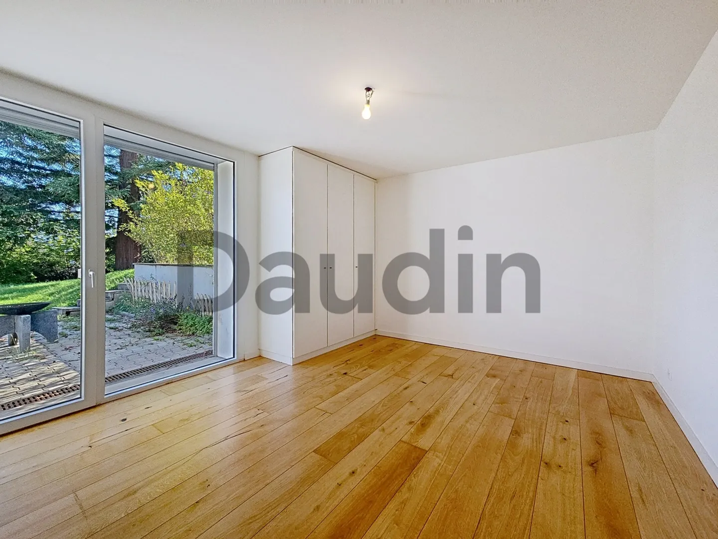 Einzelvilla mit 14 Zimmern, vollständig renoviert - Foto 8 von 12