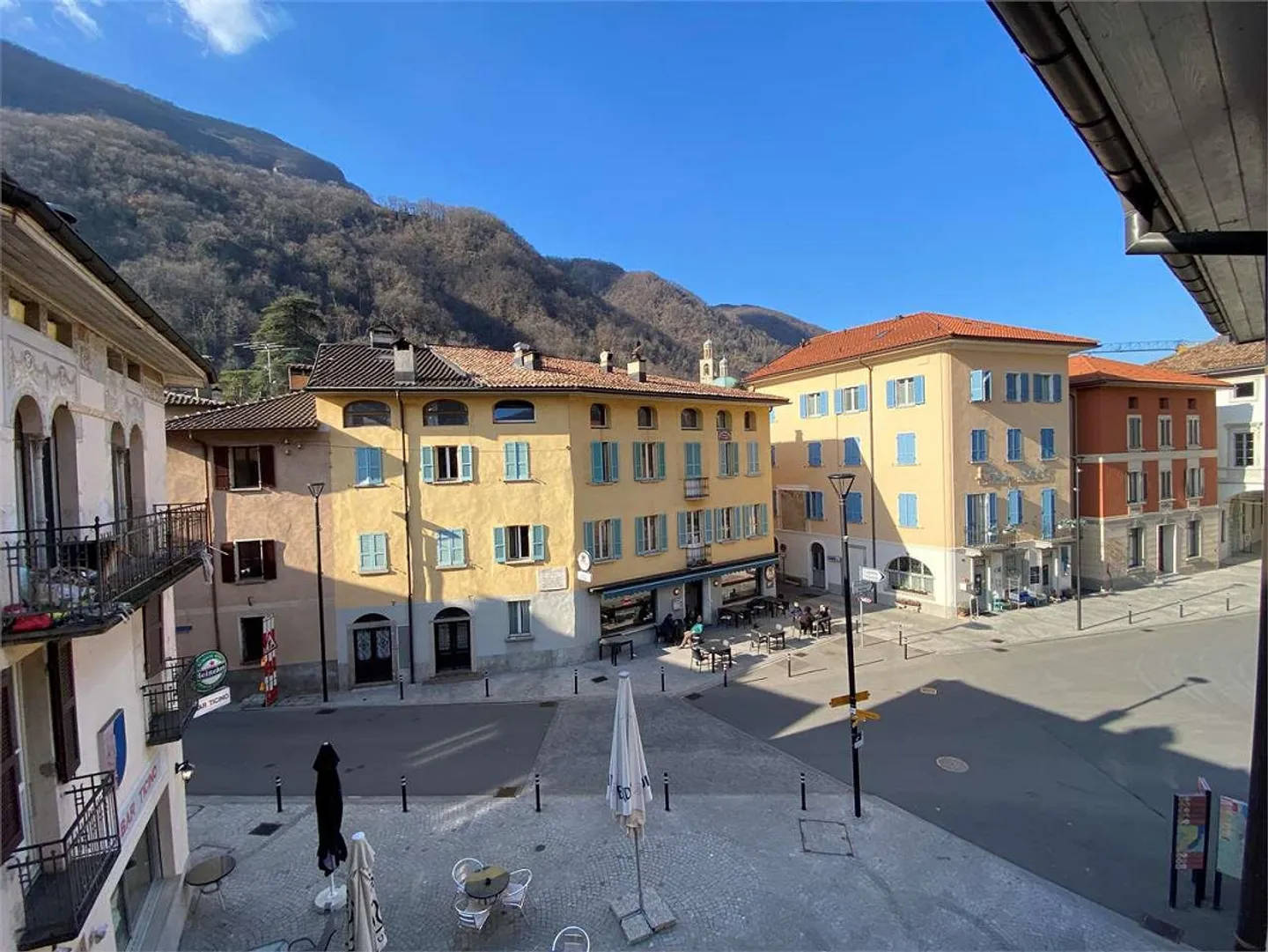 Historisches, prestigeträchtiges Haus mit 5,5 Zimmern zur Miete in Riva San Vitale - Foto 1 von 12