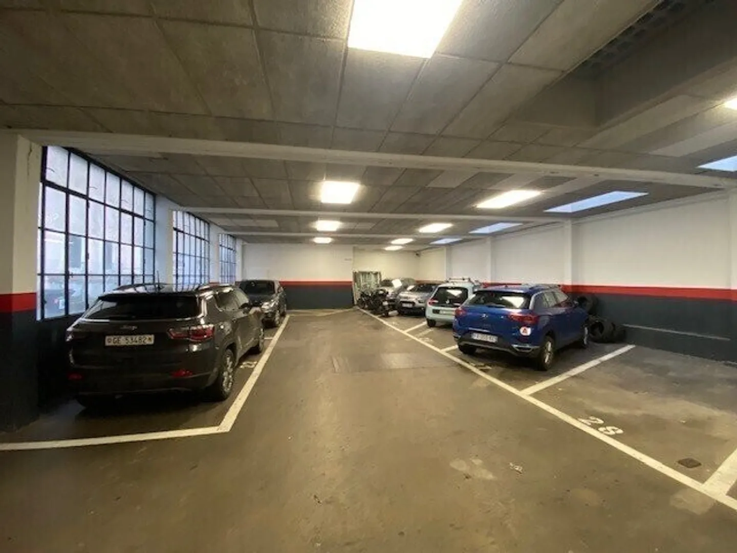 Place de parc couverte à louer - Photo 3 sur 4