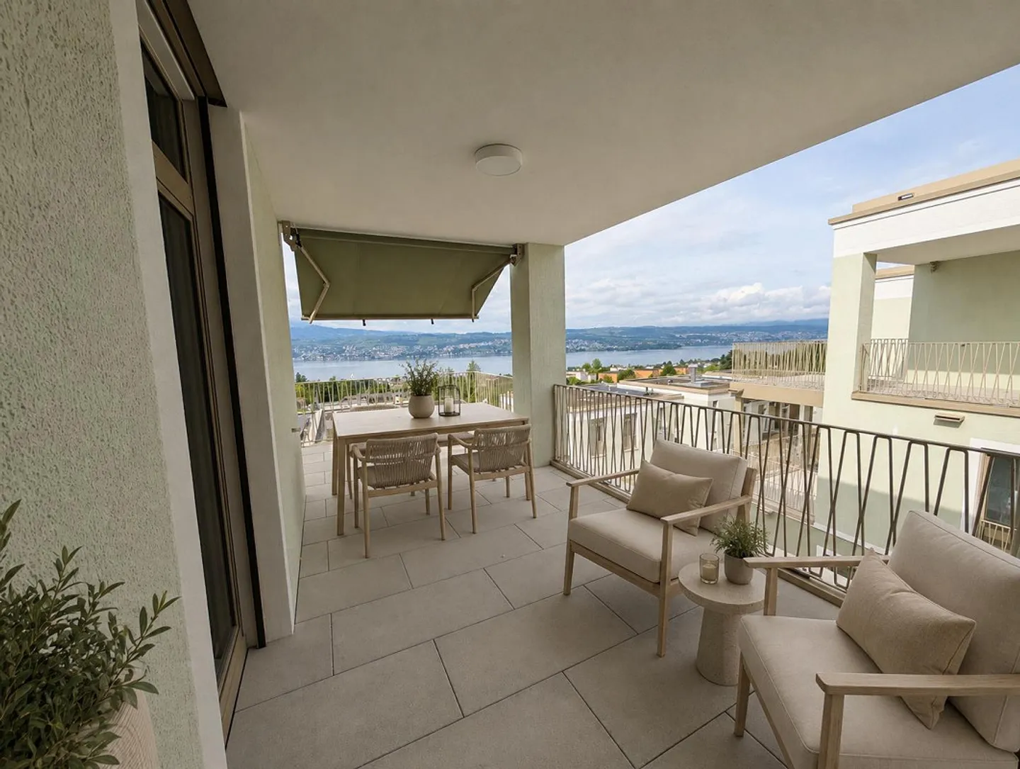 Esclusivo attico di 3,5 locali con standard condominiale e la migliore vista a 180° - Foto 3 di 9