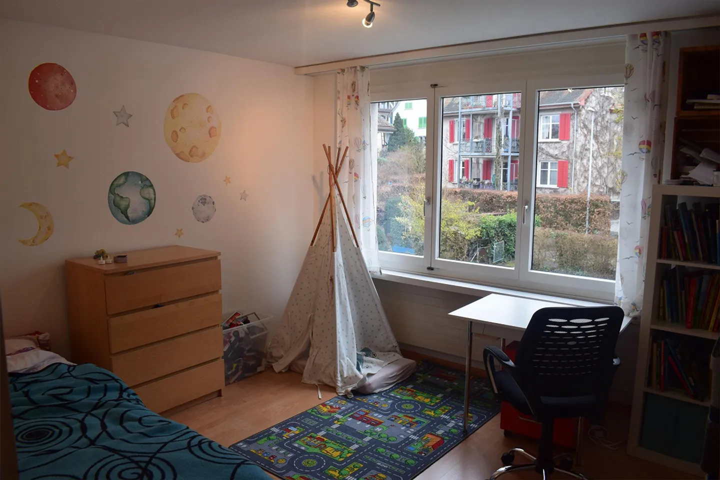 Appartement 4.5 pièces dans un emplacement privilégié et calme - Photo 3 sur 11