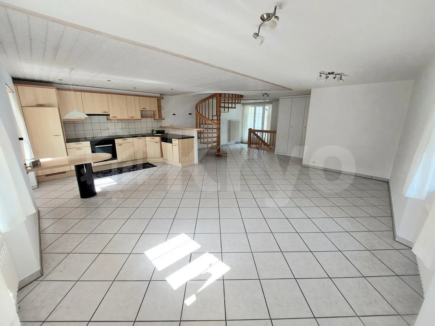 Spacious 5.5 room family house with terrace - Photo 7 of 12