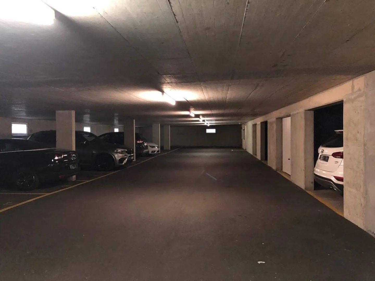 Parking space for rent in Monthey - Photo 2 of 2