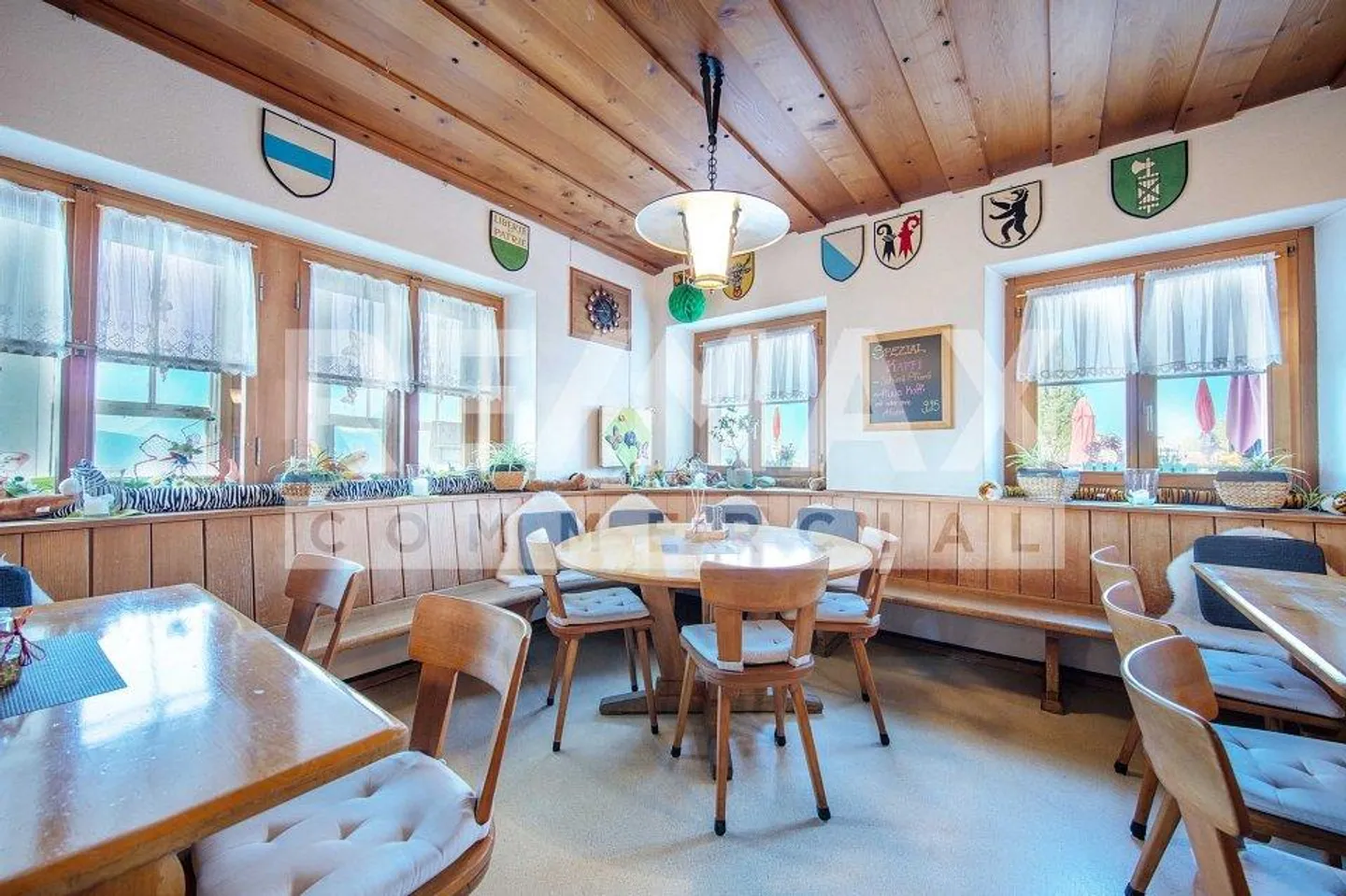 Traditional mountain inn with large sun terrace, on the panoramic road... - Photo 7 of 13