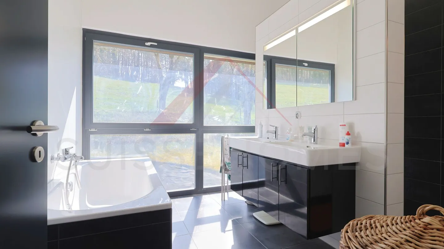 «Aussergewöhnliche Minergie-Villa mit Panoramablick - ein repräsentatives Wohnumfeld in Porrentruy» - Foto 12 von 24