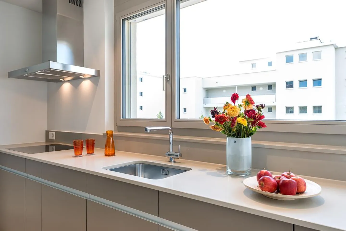 Beautiful 3.5-room apartment with balcony on the 1st floor - Photo 3 of 10