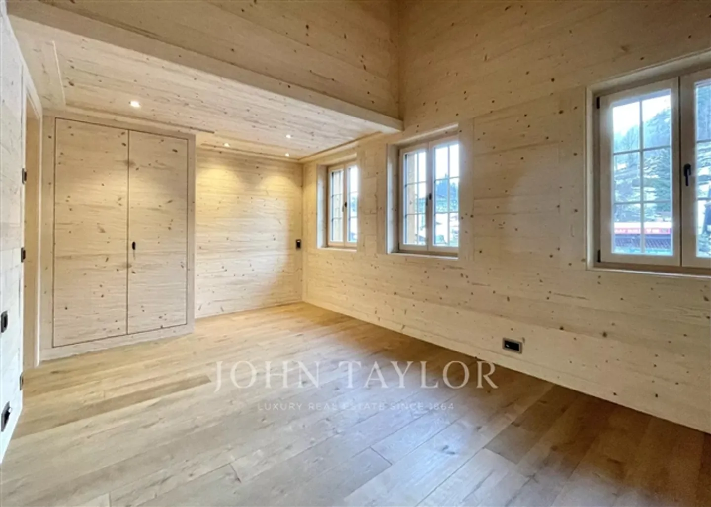 Modern Penthouse Apartment on the Promenade of Gstaad - Photo 13 of 19