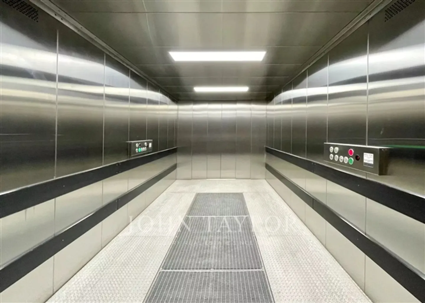 Modern Penthouse Apartment on the Promenade of Gstaad - Photo 14 of 19