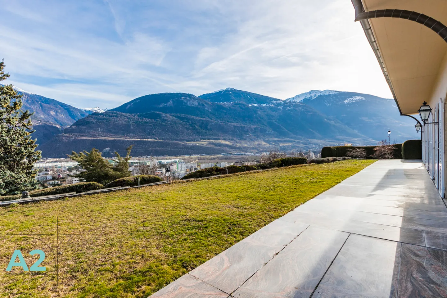 AUSGEZEICHNETE VILLA IN DEN HÖHEN VON SIERRE - Foto 12 von 28