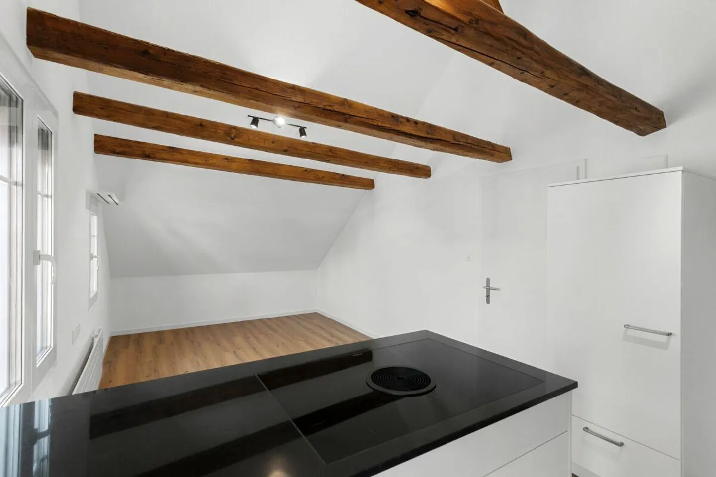 Appartamento Designer 2.5 stanze con isola in cucina - Foto 4 di 11