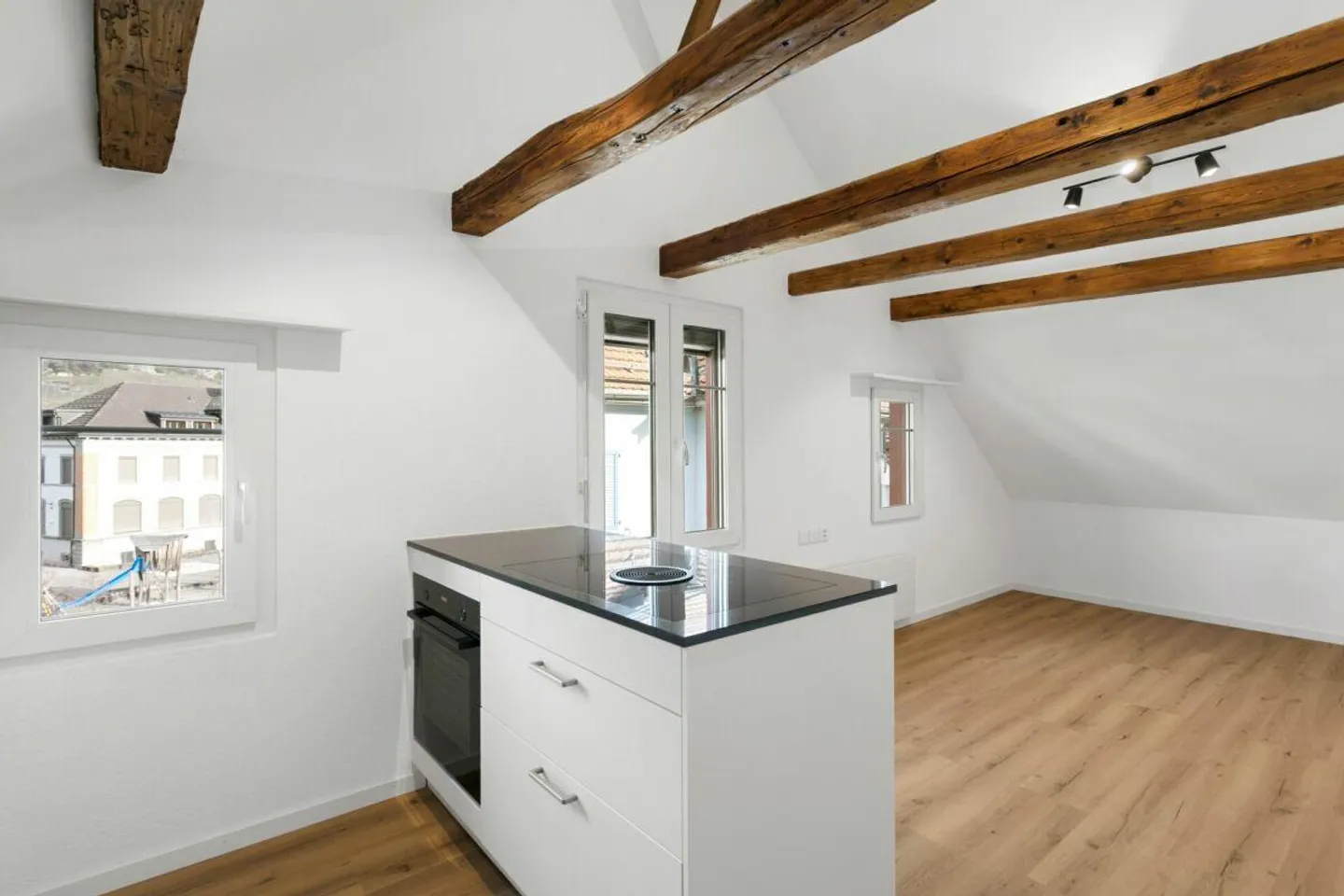 Appartamento Designer 2.5 stanze con isola in cucina - Foto 5 di 11