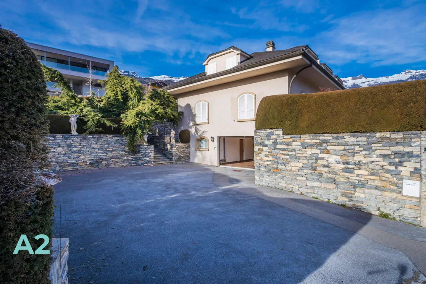 AUSGEZEICHNETE VILLA IN DEN HÖHEN VON SIERRE - Foto 27 von 28