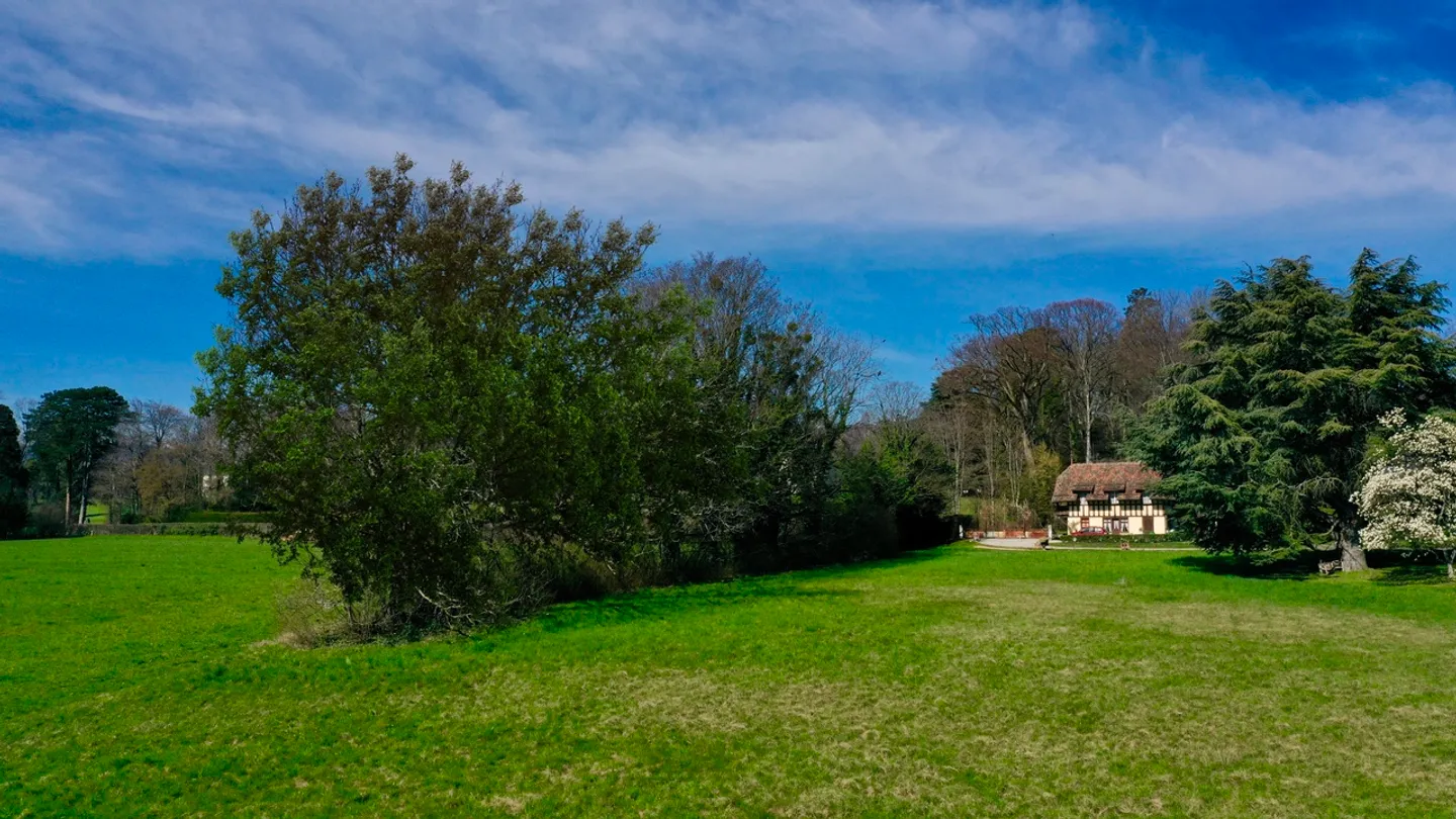 Superb waterfront plot located in Rolle - Photo 2 of 3