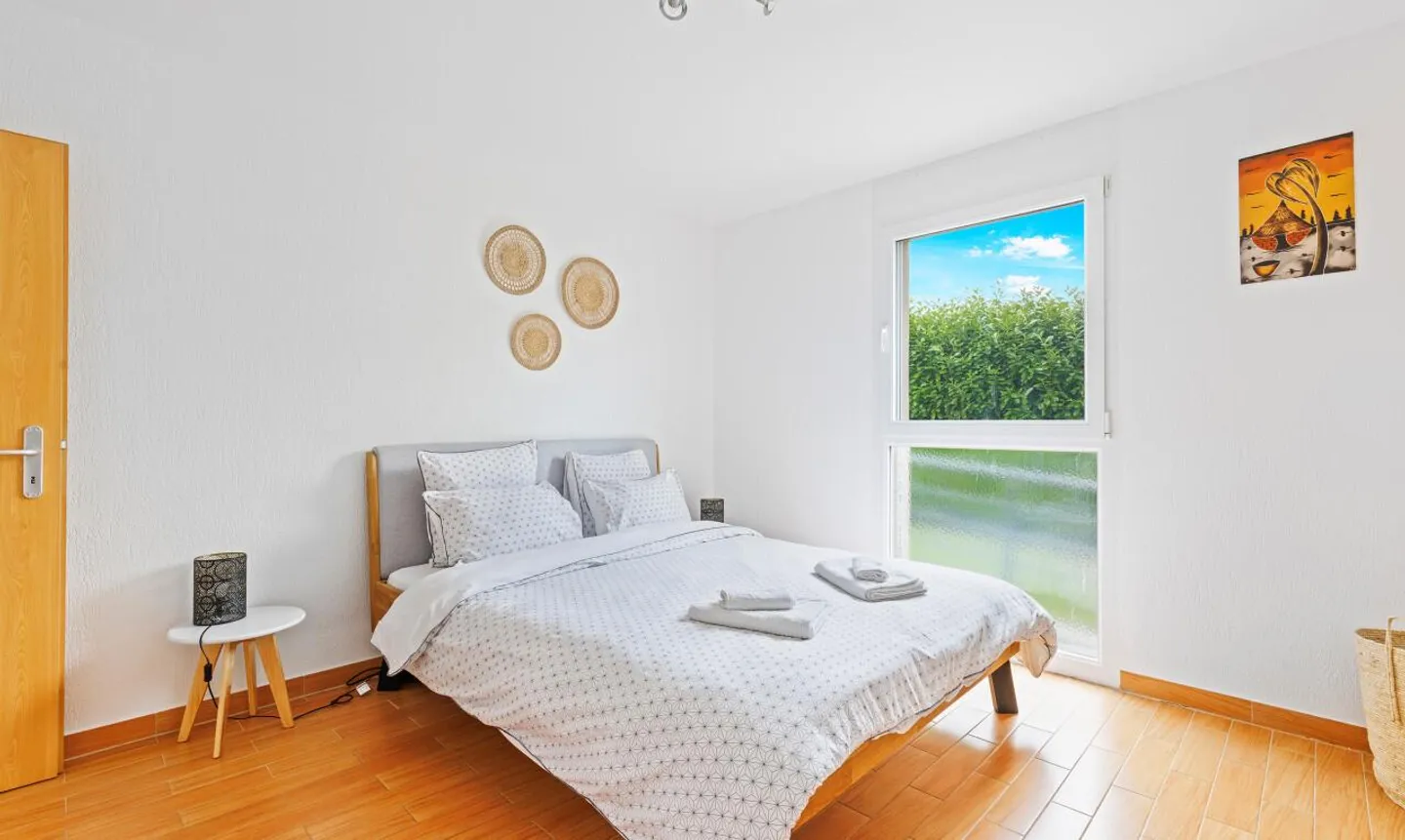Exklusiv: Große Villa mit 3 Wohnungen und Pool - Foto 10 von 11