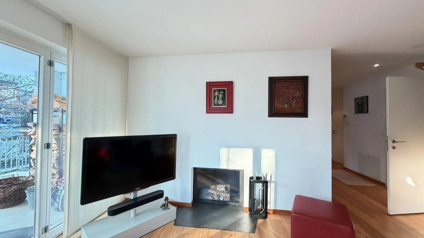 Beautiful 3.5 room apartment in elevated location - Photo 5 of 12