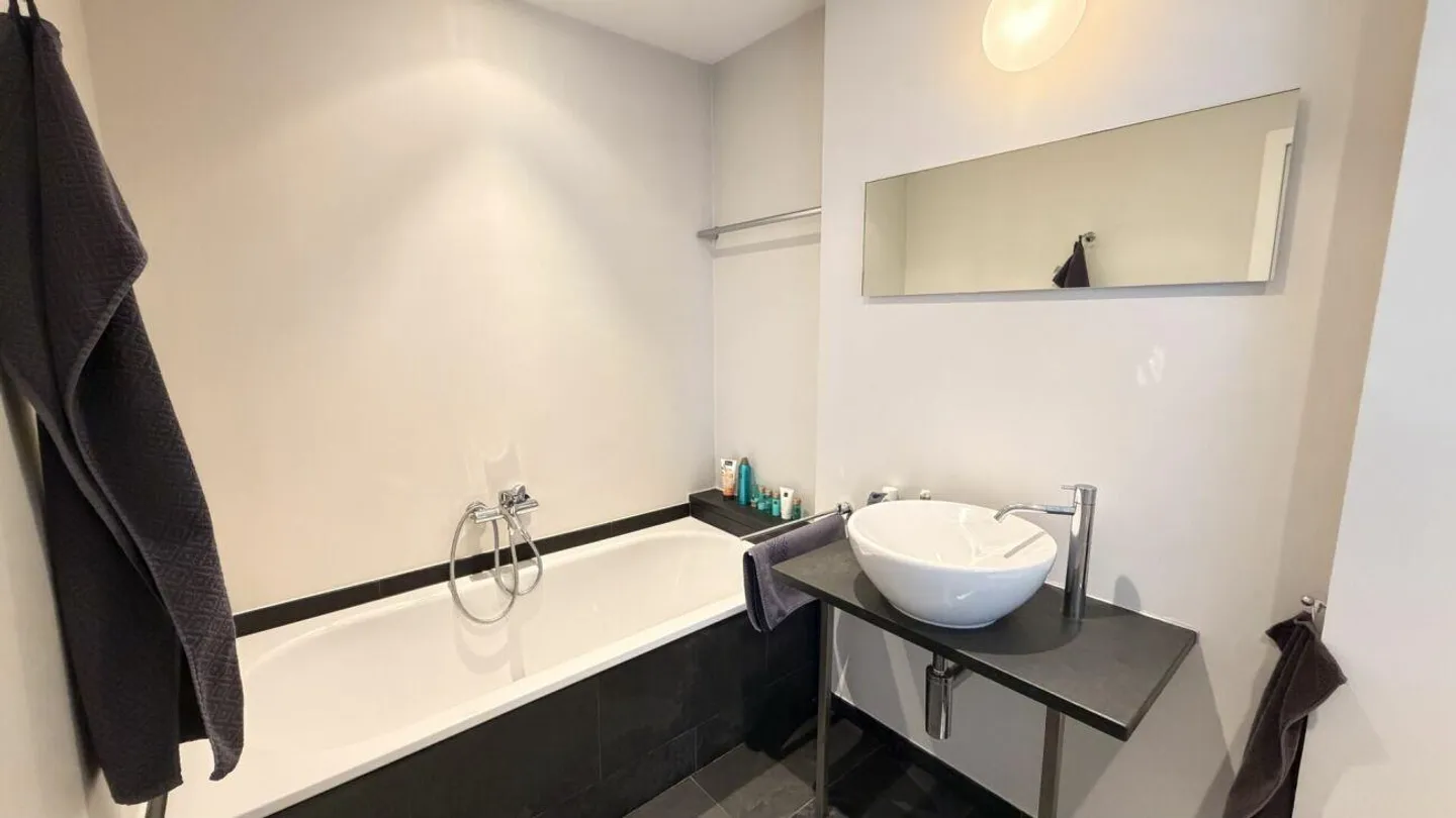 Beautiful 3.5 room apartment in elevated location - Photo 7 of 12