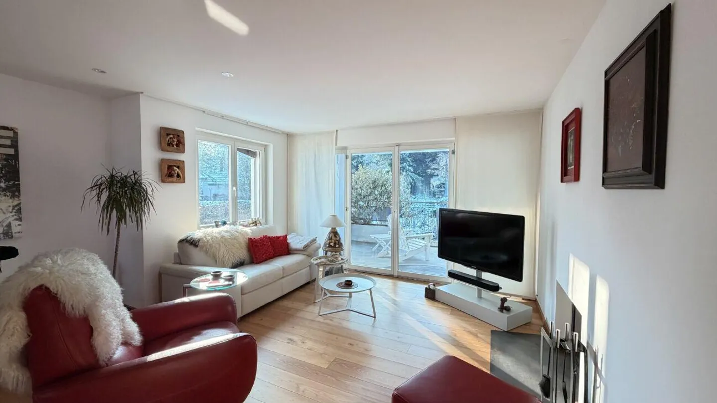 Beautiful 3.5 room apartment in elevated location - Photo 4 of 12