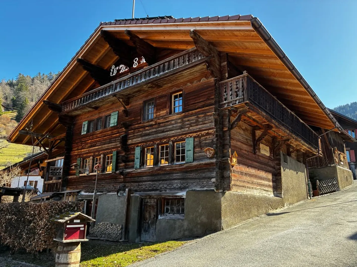 Chalet: Alpin Authentique, Entièrement Rénové - Photo 1 sur 10